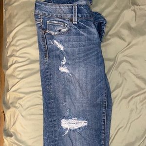 American Eagle Light Wash Capris Sz 10